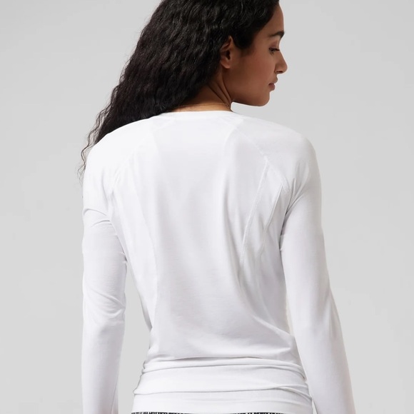 BNWT Athleta Pacifica Illume UPF Fitted Top- White - Picture 4 of 8